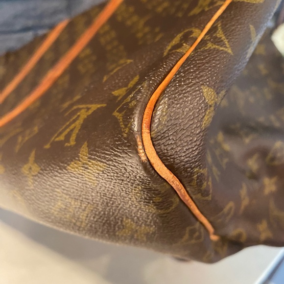 Vintage Louis Vuitton Keepall 55 - Picture 11 of 16